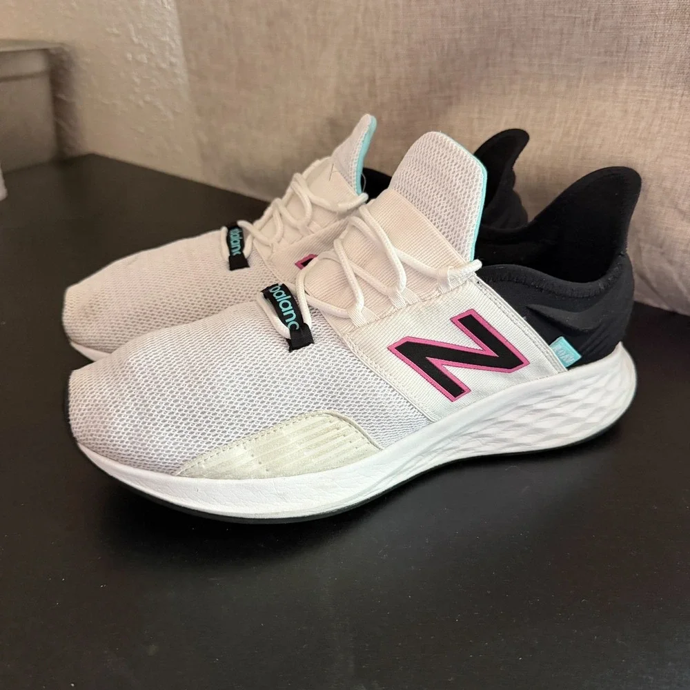 New Balance Fresh Foam Roav Running‎ Shoes Womens 11 White Surf Athletic Lace Up